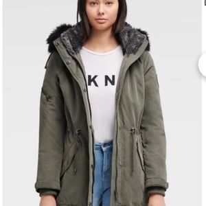Dkny Women's Fur Trimmed Hooded Parka - In Olive